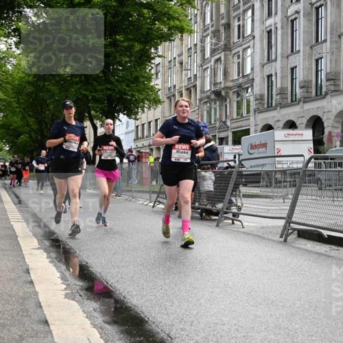 14.06.2026 - REWE Women's Run J. Mangold http://msf.ph/oto/9753568 14.06.2026 10:10:55 Ziel 10053, 10111, 10406, 10429, 10468, 10821, 10834, 10985, 11124, 11328, 11450, 11451, 11500 meine-sportfotos.de