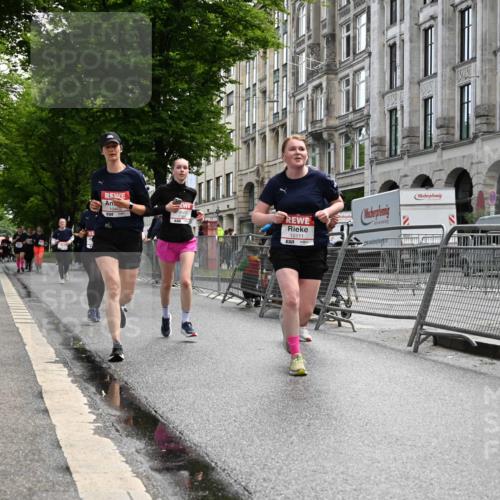 14.06.2026 - REWE Women's Run J. Mangold http://msf.ph/oto/9753573 14.06.2026 10:10:56 Ziel 10053, 10111, 10406, 10429, 10468, 10821, 10985, 11124, 11328, 11450, 11451, 11500 meine-sportfotos.de