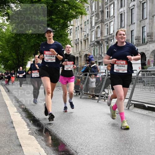 14.06.2026 - REWE Women's Run J. Mangold http://msf.ph/oto/9753581 14.06.2026 10:10:56 Ziel 10053, 10111, 10406, 10429, 10468, 10821, 10985, 11124, 11328, 11450, 11451, 11500 meine-sportfotos.de