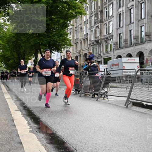 14.06.2026 - REWE Women's Run J. Mangold http://msf.ph/oto/9753622 14.06.2026 10:11:06 Ziel 10258, 10606, 10690, 10955, 11217, 11355 meine-sportfotos.de