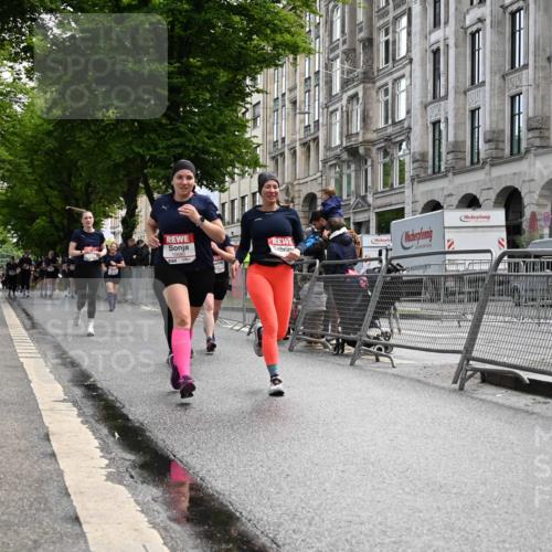 14.06.2026 - REWE Women's Run J. Mangold http://msf.ph/oto/9753624 14.06.2026 10:11:06 Ziel 10258, 10606, 10690, 10955, 11217, 11355 meine-sportfotos.de