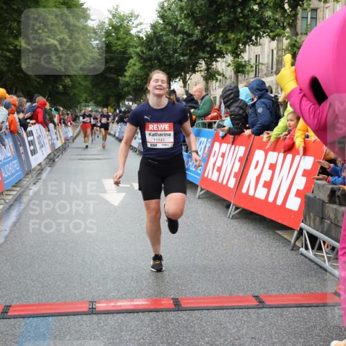 14.06.2026 - REWE Women's Run Strokosch-Dieckow http://msf.ph/oto/9753644 14.06.2026 09:48:43 Ziel 10115, 11141, 11529, 11530 meine-sportfotos.de