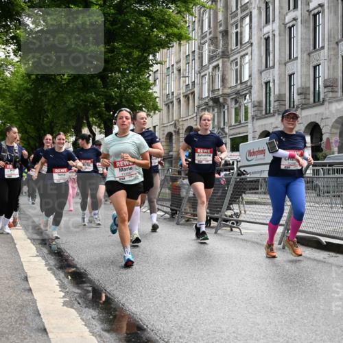 14.06.2026 - REWE Women's Run J. Mangold http://msf.ph/oto/9753678 14.06.2026 10:11:18 Ziel 10001, 10002, 10003, 10004, 10005, 10137, 10180, 10240, 10254, 10734, 11017, 11260, 11488, 11495 meine-sportfotos.de