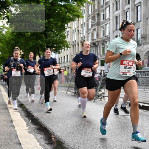 14.06.2026 - REWE Women's Run J. Mangold http://msf.ph/oto/9753686 14.06.2026 10:11:19 Ziel 10001, 10002, 10003, 10004, 10005, 10130, 10137, 10180, 10240, 10254, 10734, 11017, 11260, 11488, 11495 meine-sportfotos.de