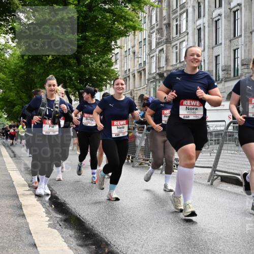 14.06.2026 - REWE Women's Run J. Mangold http://msf.ph/oto/9753691 14.06.2026 10:11:20 Ziel 10001, 10002, 10003, 10004, 10005, 10130, 10137, 10180, 10240, 10254, 10734, 10981, 11017, 11260, 11488, 11495 meine-sportfotos.de