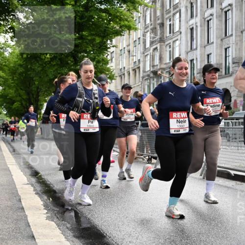 14.06.2026 - REWE Women's Run J. Mangold http://msf.ph/oto/9753698 14.06.2026 10:11:20 Ziel 10001, 10002, 10003, 10004, 10005, 10130, 10137, 10180, 10240, 10254, 10734, 10981, 11017, 11260, 11488, 11495 meine-sportfotos.de