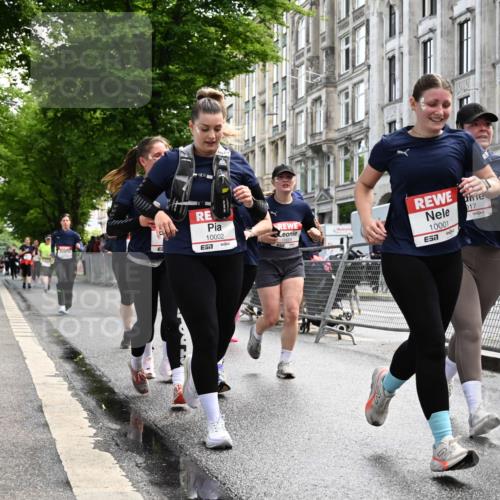 14.06.2026 - REWE Women's Run J. Mangold http://msf.ph/oto/9753700 14.06.2026 10:11:21 Ziel 10001, 10002, 10003, 10004, 10005, 10130, 10137, 10180, 10240, 10254, 10734, 10981, 11017, 11260, 11488, 11495 meine-sportfotos.de