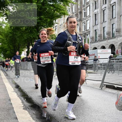 14.06.2026 - REWE Women's Run J. Mangold http://msf.ph/oto/9753707 14.06.2026 10:11:21 Ziel 10001, 10002, 10003, 10004, 10005, 10130, 10137, 10180, 10240, 10254, 10734, 10981, 11017, 11260, 11488, 11495 meine-sportfotos.de