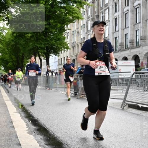 14.06.2026 - REWE Women's Run J. Mangold http://msf.ph/oto/9753721 14.06.2026 10:11:23 Ziel 10001, 10002, 10003, 10004, 10005, 10130, 10137, 10180, 10240, 10247, 10254, 10981, 11017, 11260, 11488, 11495 meine-sportfotos.de
