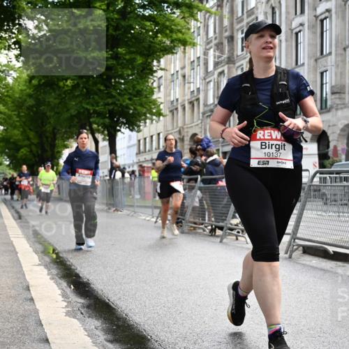 14.06.2026 - REWE Women's Run J. Mangold http://msf.ph/oto/9753723 14.06.2026 10:11:23 Ziel 10001, 10002, 10003, 10004, 10005, 10130, 10137, 10180, 10240, 10247, 10254, 10981, 11017, 11260, 11488, 11495 meine-sportfotos.de