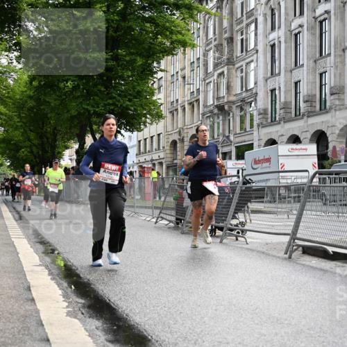 14.06.2026 - REWE Women's Run J. Mangold http://msf.ph/oto/9753730 14.06.2026 10:11:24 Ziel 10001, 10002, 10003, 10004, 10005, 10130, 10137, 10240, 10247, 10254, 10981, 11017, 11260, 11495 meine-sportfotos.de