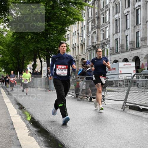 14.06.2026 - REWE Women's Run J. Mangold http://msf.ph/oto/9753735 14.06.2026 10:11:24 Ziel 10001, 10002, 10003, 10004, 10005, 10130, 10137, 10240, 10247, 10254, 10981, 11017, 11260, 11495 meine-sportfotos.de