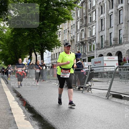 14.06.2026 - REWE Women's Run J. Mangold http://msf.ph/oto/9753751 14.06.2026 10:11:28 Ziel 10130, 10247, 10325, 10981, 11223 meine-sportfotos.de