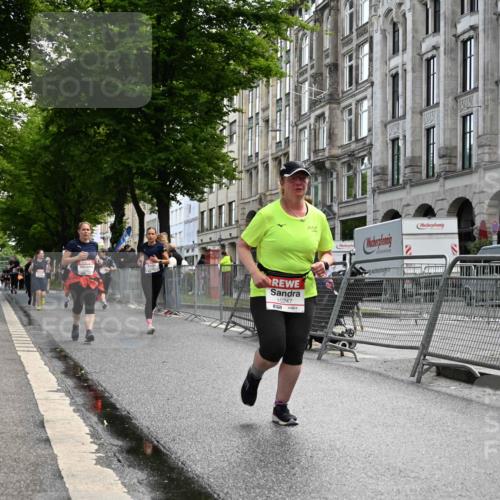 14.06.2026 - REWE Women's Run J. Mangold http://msf.ph/oto/9753754 14.06.2026 10:11:28 Ziel 10130, 10247, 10325, 10981, 11223 meine-sportfotos.de