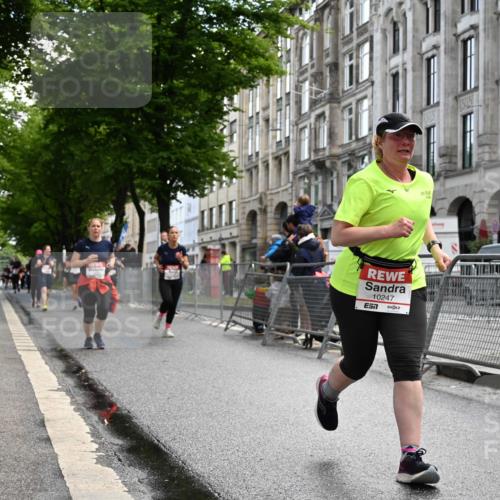 14.06.2026 - REWE Women's Run J. Mangold http://msf.ph/oto/9753759 14.06.2026 10:11:29 Ziel 10130, 10247, 10325, 10981, 11223 meine-sportfotos.de