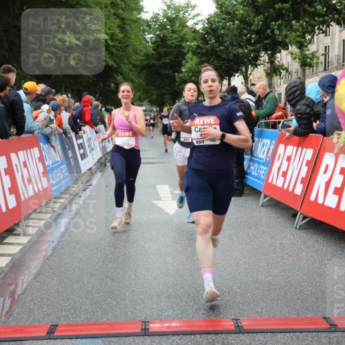 14.06.2026 - REWE Women's Run Strokosch-Dieckow http://msf.ph/oto/9753784 14.06.2026 09:48:37 Ziel 10115, 11351, 11529, 11530 meine-sportfotos.de