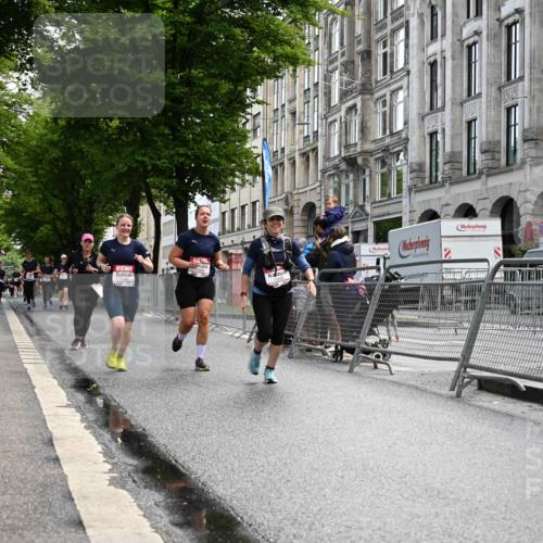 14.06.2026 - REWE Women's Run J. Mangold http://msf.ph/oto/9753791 14.06.2026 10:11:34 Ziel 10086, 10325, 10804, 10975, 11223, 11494 meine-sportfotos.de