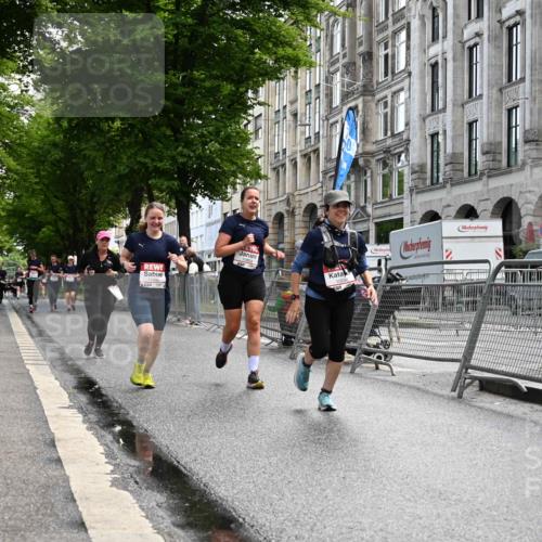 14.06.2026 - REWE Women's Run J. Mangold http://msf.ph/oto/9753800 14.06.2026 10:11:35 Ziel 10086, 10325, 10804, 10975, 11223, 11494 meine-sportfotos.de