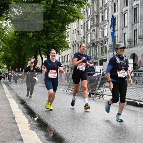 14.06.2026 - REWE Women's Run J. Mangold http://msf.ph/oto/9753806 14.06.2026 10:11:35 Ziel 10086, 10325, 10804, 10975, 11223, 11494 meine-sportfotos.de