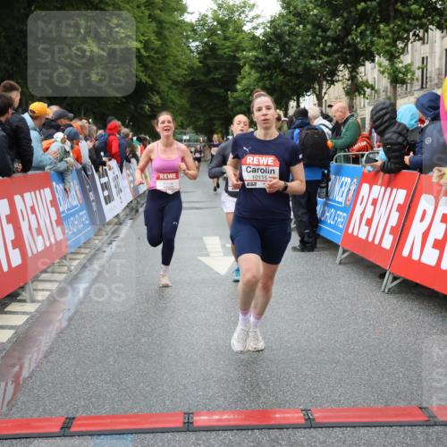 14.06.2026 - REWE Women's Run Strokosch-Dieckow http://msf.ph/oto/9753814 14.06.2026 09:48:37 Ziel 10115, 11351, 11529, 11530 meine-sportfotos.de