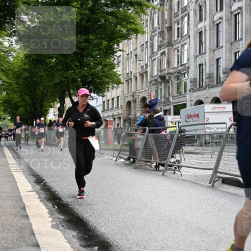 14.06.2026 - REWE Women's Run J. Mangold http://msf.ph/oto/9753824 14.06.2026 10:11:37 Ziel 10086, 10769, 10770, 10804, 10975, 11223, 11494 meine-sportfotos.de
