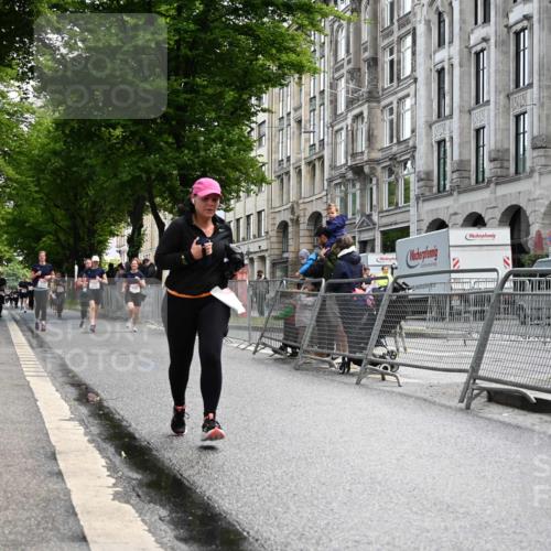 14.06.2026 - REWE Women's Run J. Mangold http://msf.ph/oto/9753826 14.06.2026 10:11:37 Ziel 10086, 10769, 10770, 10804, 10975, 11223, 11494 meine-sportfotos.de