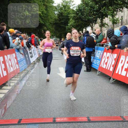 14.06.2026 - REWE Women's Run Strokosch-Dieckow http://msf.ph/oto/9753832 14.06.2026 09:48:37 Ziel 10115, 11351, 11529, 11530 meine-sportfotos.de