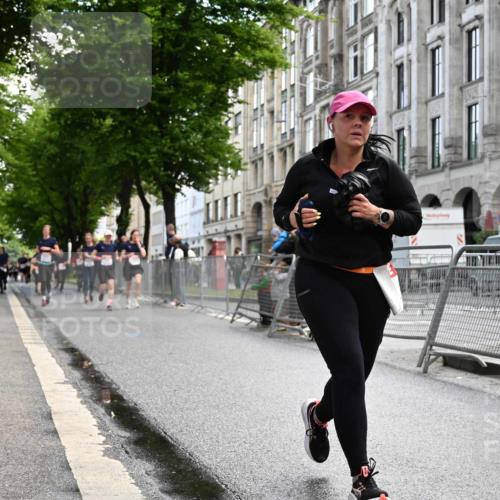 14.06.2026 - REWE Women's Run J. Mangold http://msf.ph/oto/9753838 14.06.2026 10:11:38 Ziel 10086, 10769, 10770, 10804, 10975, 11494 meine-sportfotos.de