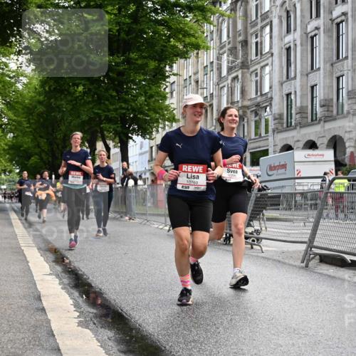 14.06.2026 - REWE Women's Run J. Mangold http://msf.ph/oto/9753855 14.06.2026 10:11:43 Ziel 10036, 10298, 10620, 10769, 10770, 10975, 11019, 11317 meine-sportfotos.de