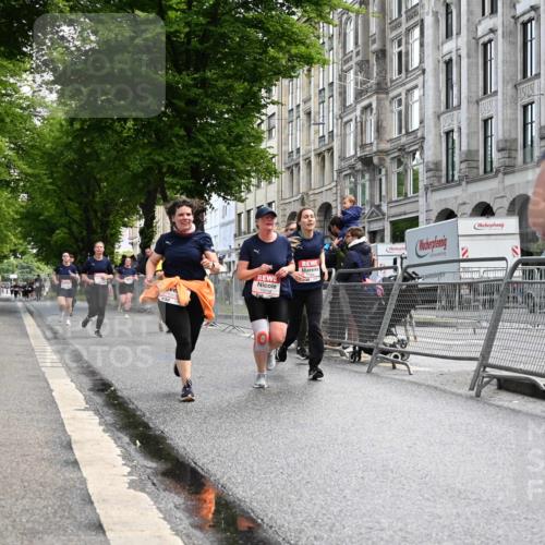 14.06.2026 - REWE Women's Run J. Mangold http://msf.ph/oto/9753897 14.06.2026 10:11:47 Ziel 10036, 10298, 10357, 10620, 10769, 10770, 10913, 11019, 11317, 11349 meine-sportfotos.de