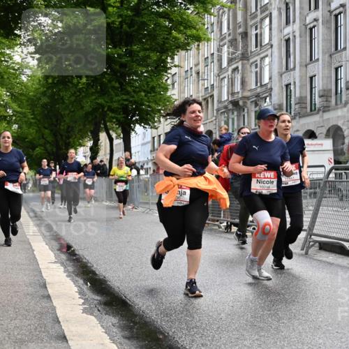 14.06.2026 - REWE Women's Run J. Mangold http://msf.ph/oto/9753913 14.06.2026 10:11:49 Ziel 10036, 10298, 10357, 10620, 10913, 11019, 11317, 11349, 11358 meine-sportfotos.de