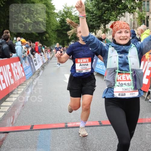 14.06.2026 - REWE Women's Run Strokosch-Dieckow http://msf.ph/oto/9753914 14.06.2026 09:48:29 Ziel 10755, 10827, 10843, 10935, 11097, 11351 meine-sportfotos.de