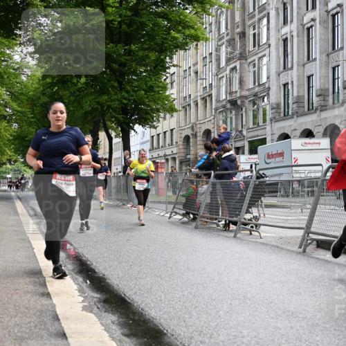 14.06.2026 - REWE Women's Run J. Mangold http://msf.ph/oto/9753925 14.06.2026 10:11:50 Ziel 10036, 10298, 10357, 10620, 10795, 10913, 11019, 11142, 11317, 11349, 11358 meine-sportfotos.de