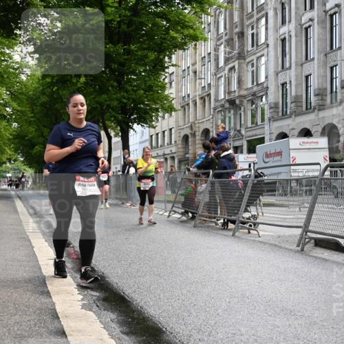14.06.2026 - REWE Women's Run J. Mangold http://msf.ph/oto/9753927 14.06.2026 10:11:50 Ziel 10036, 10298, 10357, 10620, 10795, 10913, 11019, 11142, 11317, 11349, 11358 meine-sportfotos.de