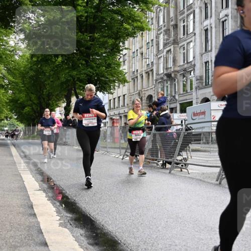 14.06.2026 - REWE Women's Run J. Mangold http://msf.ph/oto/9753941 14.06.2026 10:11:51 Ziel 10036, 10298, 10357, 10795, 10913, 11012, 11019, 11142, 11317, 11349, 11358 meine-sportfotos.de