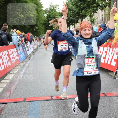 14.06.2026 - REWE Women's Run Strokosch-Dieckow http://msf.ph/oto/9753942 14.06.2026 09:48:29 Ziel 10755, 10827, 10843, 10935, 11097, 11351 meine-sportfotos.de
