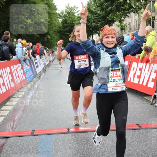 14.06.2026 - REWE Women's Run Strokosch-Dieckow http://msf.ph/oto/9753952 14.06.2026 09:48:29 Ziel 10755, 10827, 10843, 10935, 11097, 11351 meine-sportfotos.de