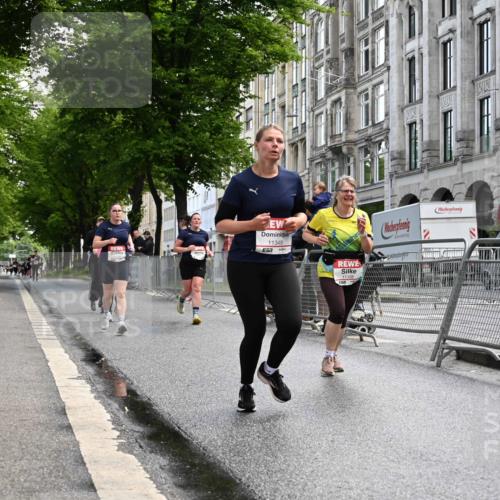 14.06.2026 - REWE Women's Run J. Mangold http://msf.ph/oto/9753955 14.06.2026 10:11:52 Ziel 10036, 10298, 10357, 10710, 10795, 10913, 11012, 11142, 11317, 11349, 11358 meine-sportfotos.de