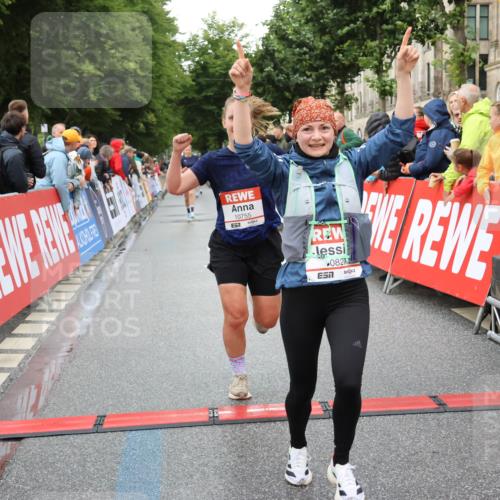 14.06.2026 - REWE Women's Run Strokosch-Dieckow http://msf.ph/oto/9753976 14.06.2026 09:48:29 Ziel 10755, 10827, 10843, 10935, 11097, 11351 meine-sportfotos.de
