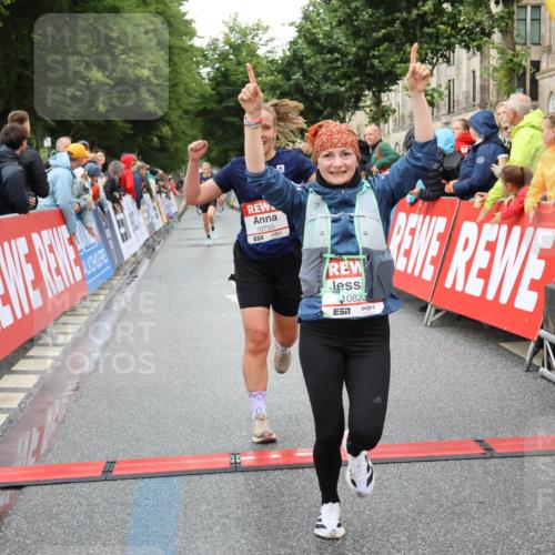 14.06.2026 - REWE Women's Run Strokosch-Dieckow http://msf.ph/oto/9753989 14.06.2026 09:48:29 Ziel 10755, 10827, 10843, 10935, 11097, 11351 meine-sportfotos.de