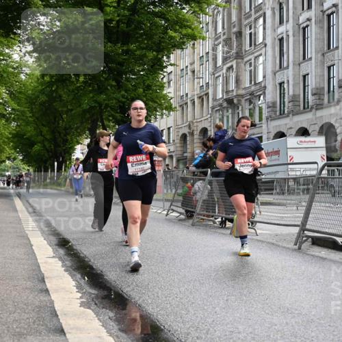 14.06.2026 - REWE Women's Run J. Mangold http://msf.ph/oto/9753990 14.06.2026 10:11:55 Ziel 10357, 10710, 10795, 11012, 11142, 11349, 11358 meine-sportfotos.de