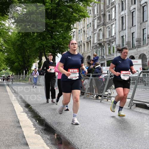 14.06.2026 - REWE Women's Run J. Mangold http://msf.ph/oto/9753994 14.06.2026 10:11:55 Ziel 10357, 10710, 10795, 11012, 11142, 11349, 11358 meine-sportfotos.de