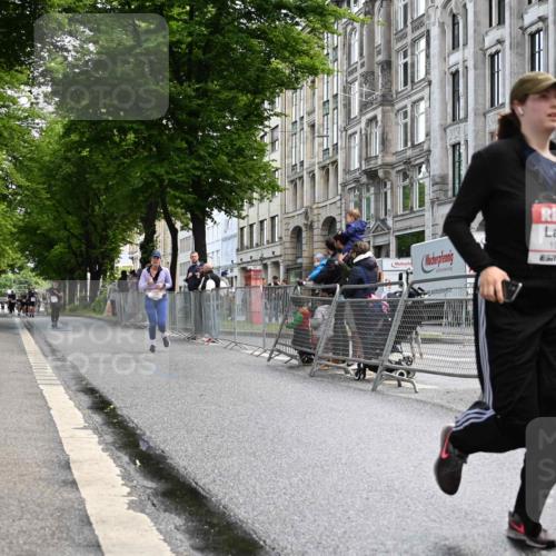 14.06.2026 - REWE Women's Run J. Mangold http://msf.ph/oto/9754028 14.06.2026 10:11:58 Ziel 10710, 10795, 11012, 11109, 11142, 11358 meine-sportfotos.de