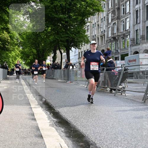 14.06.2026 - REWE Women's Run J. Mangold http://msf.ph/oto/9754077 14.06.2026 10:12:19 Ziel 10516, 10564 meine-sportfotos.de