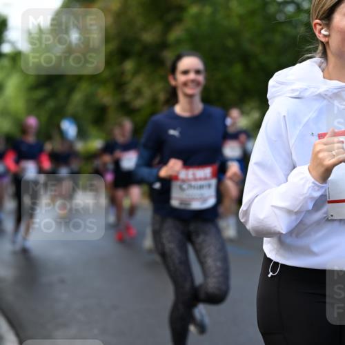 14.06.2026 - REWE Women's Run Dr. Thomas Lammeyer http://msf.ph/oto/9754095 14.06.2026 09:17:19 Laufen 60, 10343 meine-sportfotos.de