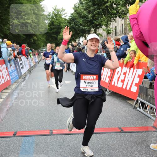 14.06.2026 - REWE Women's Run Strokosch-Dieckow http://msf.ph/oto/9754097 14.06.2026 09:48:27 Ziel 10573, 10755, 10827, 10843, 10935, 11097 meine-sportfotos.de