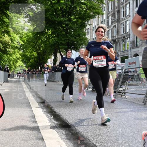 14.06.2026 - REWE Women's Run J. Mangold http://msf.ph/oto/9754110 14.06.2026 10:12:26 Ziel 10564, 10595, 10818, 10916, 11241, 11258, 11419 meine-sportfotos.de