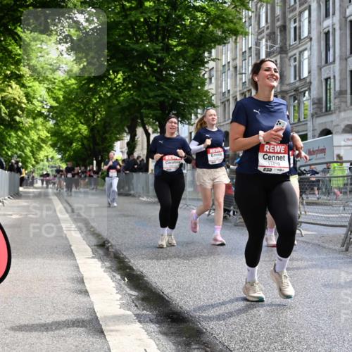 14.06.2026 - REWE Women's Run J. Mangold http://msf.ph/oto/9754113 14.06.2026 10:12:26 Ziel 10564, 10595, 10818, 10916, 11241, 11258, 11419 meine-sportfotos.de