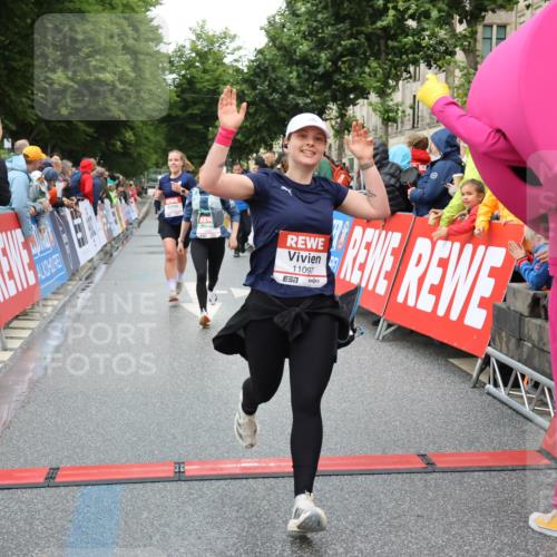 14.06.2026 - REWE Women's Run Strokosch-Dieckow http://msf.ph/oto/9754127 14.06.2026 09:48:26 Ziel 10573, 10755, 10827, 10843, 10935, 11097 meine-sportfotos.de