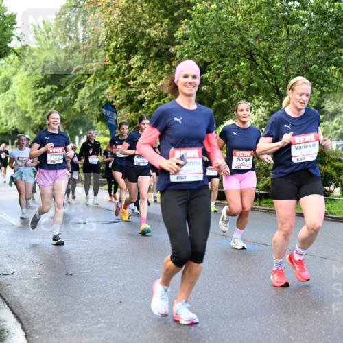 14.06.2026 - REWE Women's Run Dr. Thomas Lammeyer http://msf.ph/oto/9754128 14.06.2026 09:17:21 Laufen 5, 30, 11138, 53, 10154, 57, 10012, 857 meine-sportfotos.de